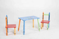 Zestaw dziecięcy z drewnianym kredką i zestawem krzeseł, łatwy w montażu